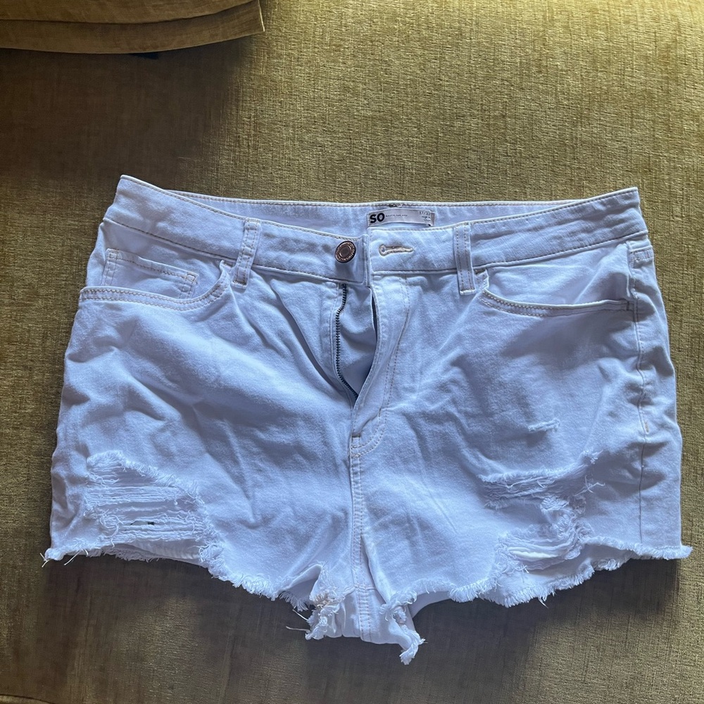Kohls white jean shorts!